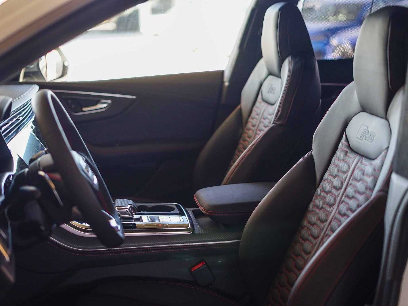 Thumbnail: 2025 Audi RS Q8 - 19