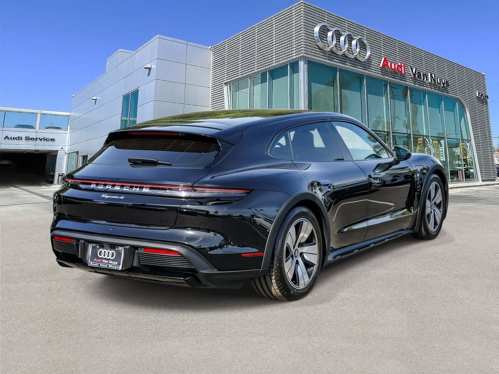 Thumbnail: 2023 Porsche Taycan - 4