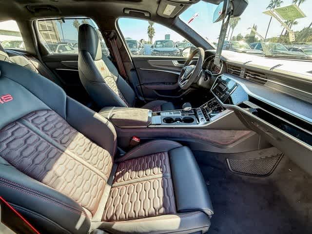 Thumbnail: 2026 Audi RS 6 - 17