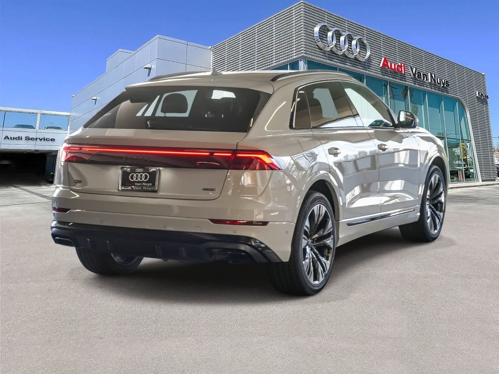 Thumbnail: 2026 Audi Q8 - 4