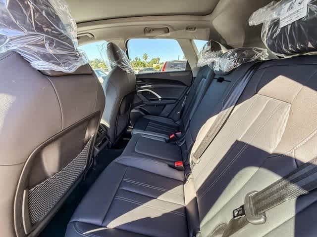 Thumbnail: 2025 Audi Q5 - 18