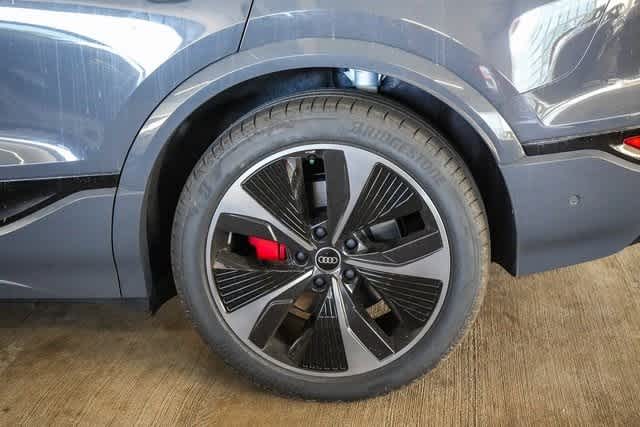 Thumbnail: 2025 Audi SQ6 e-tron - 14