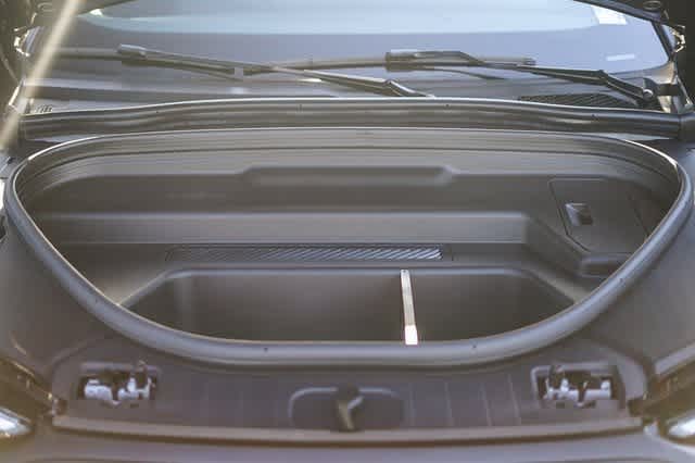 Thumbnail: 2025 Audi Q6 e-tron - 29