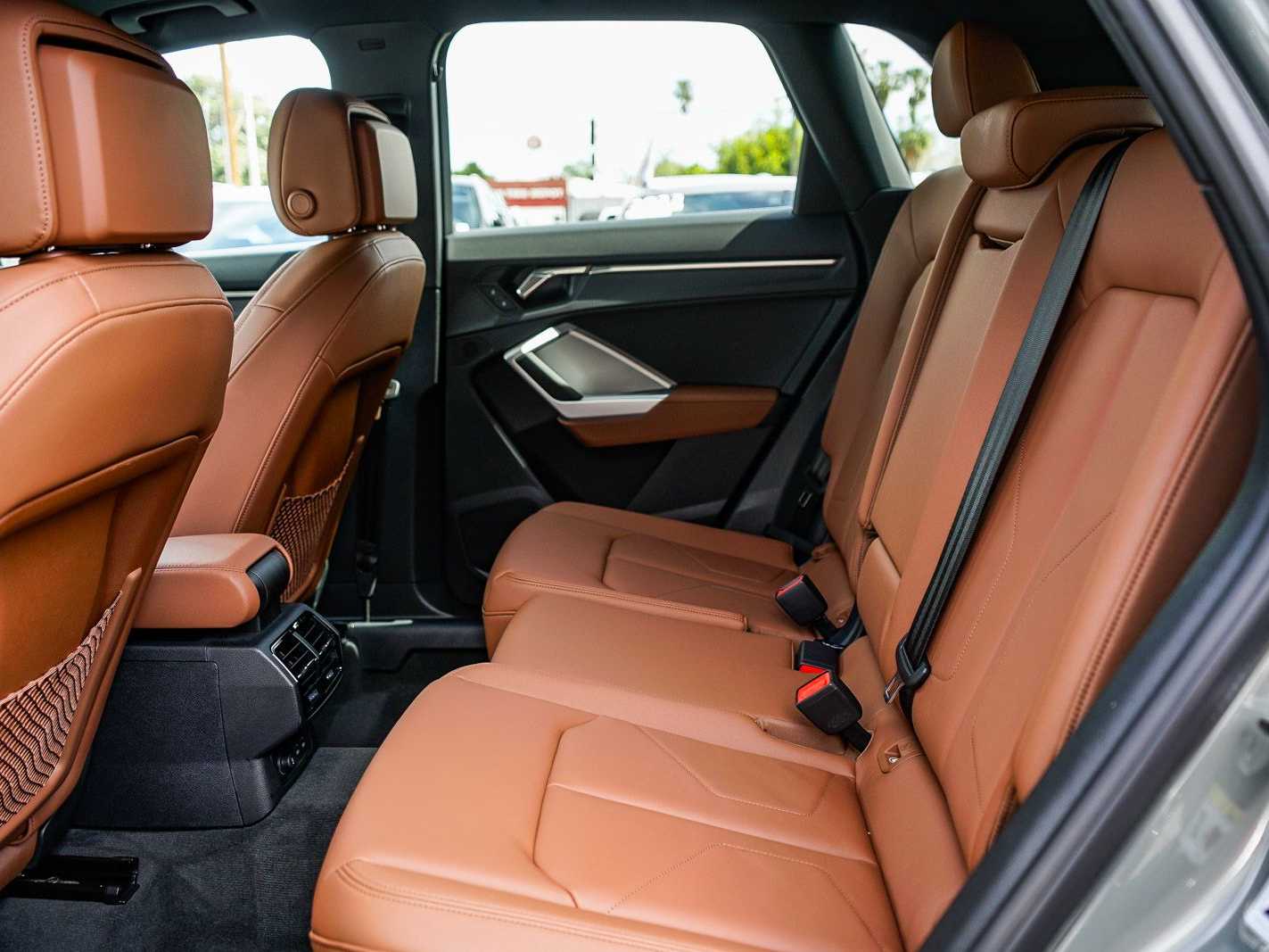 Thumbnail: 2025 Audi Q3 - 18