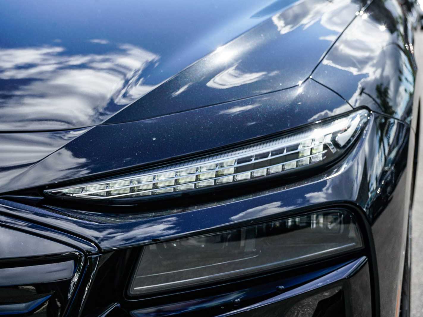 Thumbnail: 2025 Audi e-tron - 7