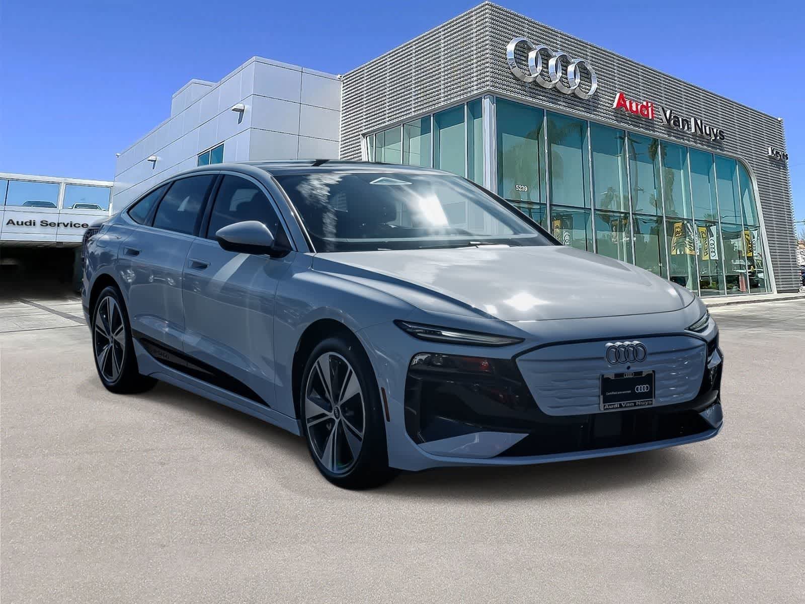 Thumbnail: 2025 Audi e-tron - 5