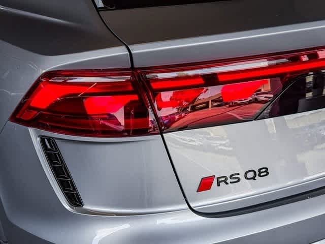 Thumbnail: 2025 Audi RS Q8 - 7