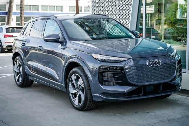 Thumbnail: 2025 Audi Q6 e-tron - 5