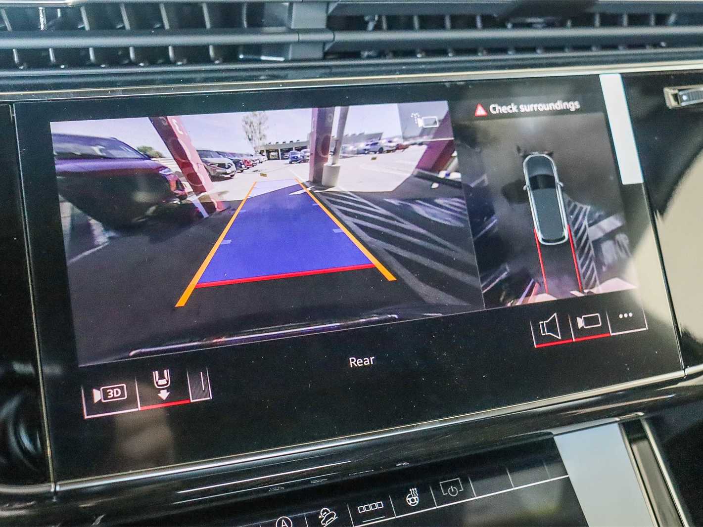 Thumbnail: 2026 Audi Q7 - 25