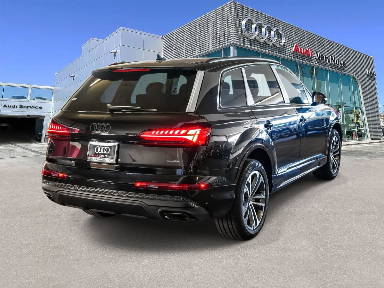 Thumbnail: 2026 Audi Q7 - 4