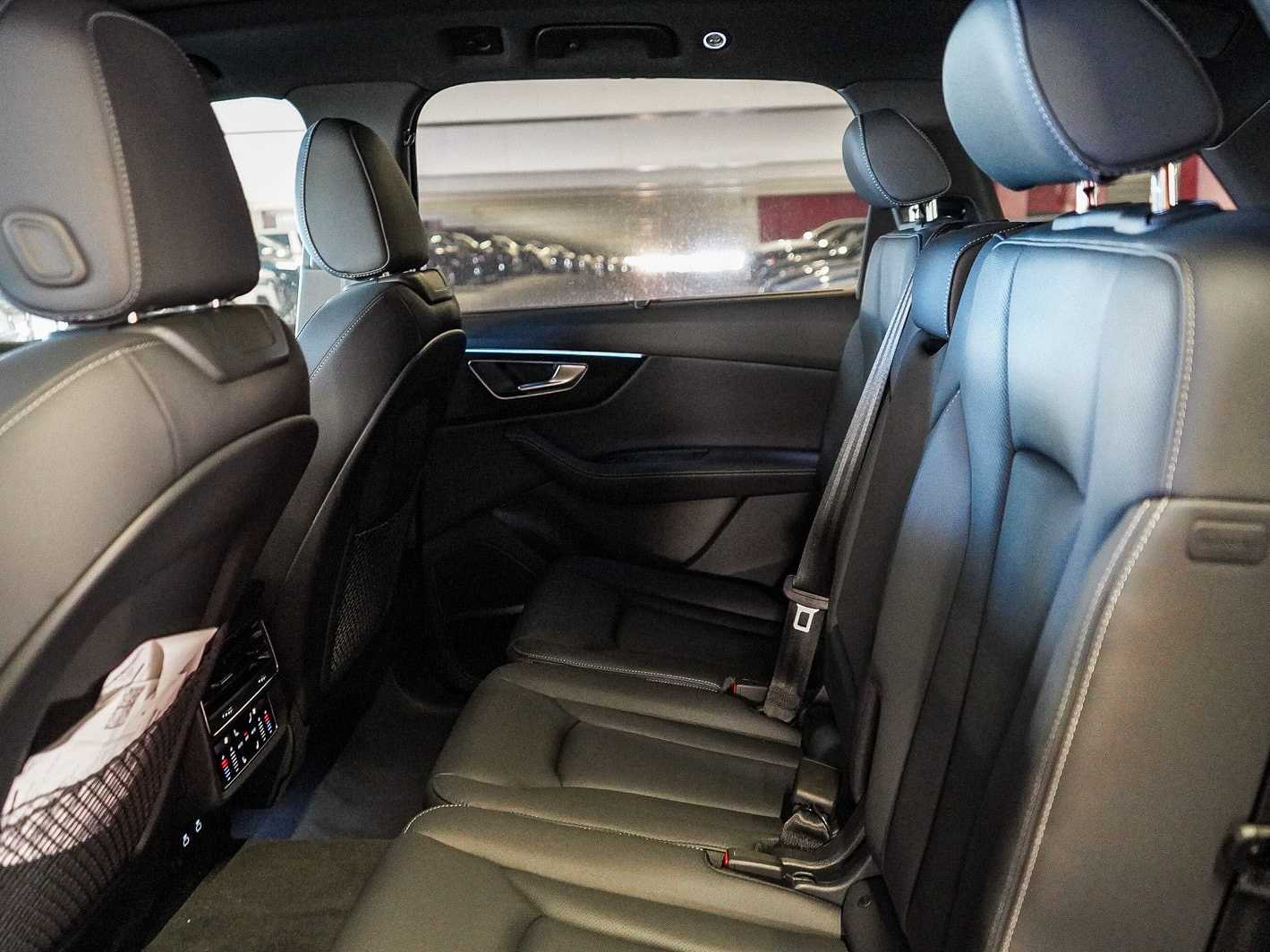 Thumbnail: 2026 Audi Q7 - 18