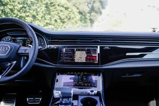 Thumbnail: 2025 Audi RS Q8 - 13