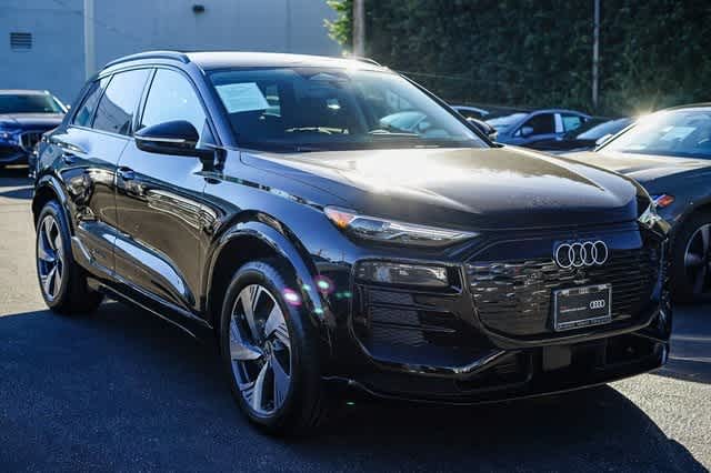Thumbnail: 2025 Audi Q6 e-tron - 5