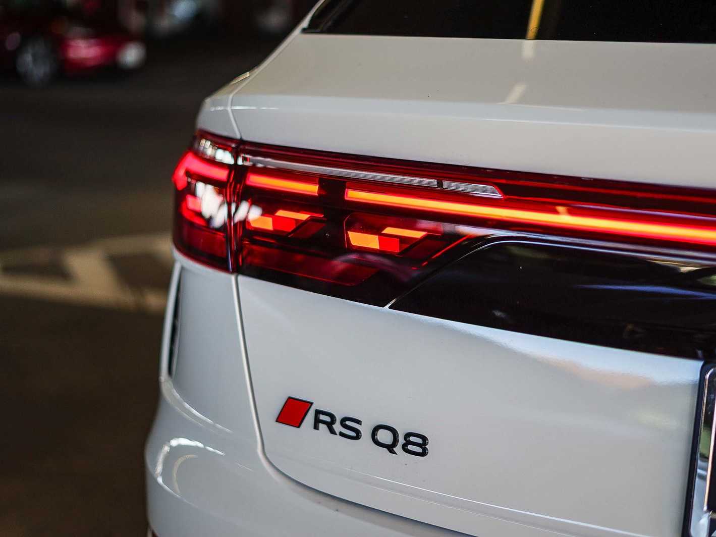 Thumbnail: 2025 Audi RS Q8 - 9