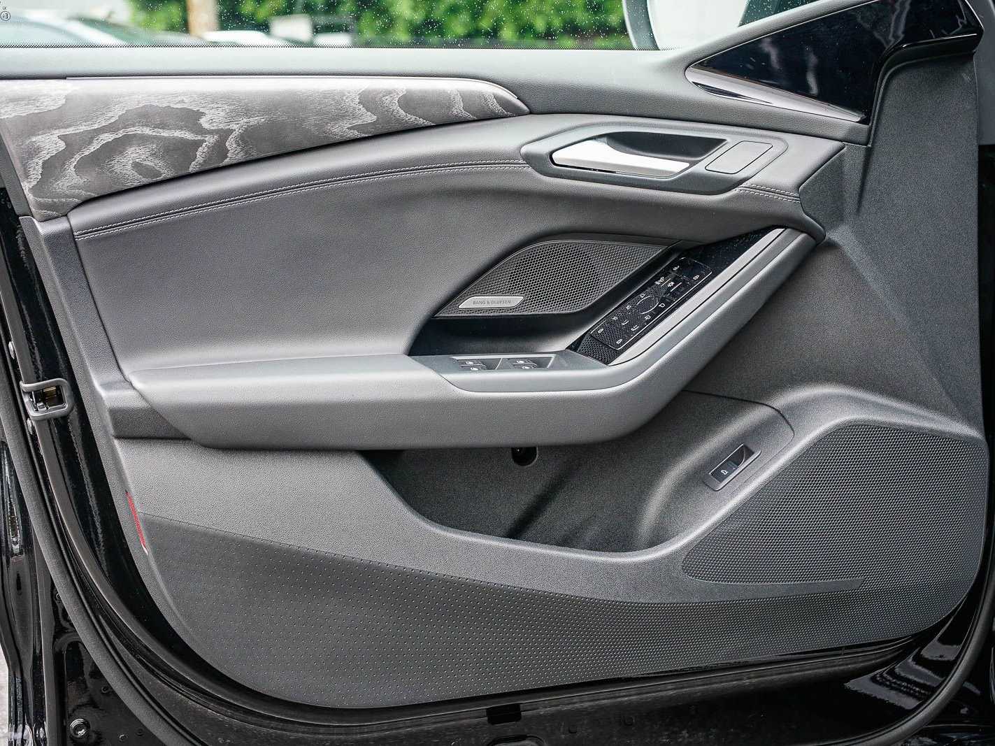 Thumbnail: 2025 Audi e-tron - 19