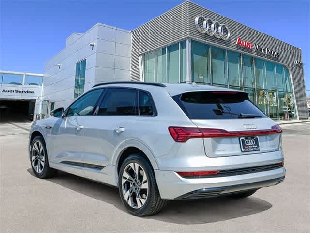 Thumbnail: 2022 Audi e-tron - 2