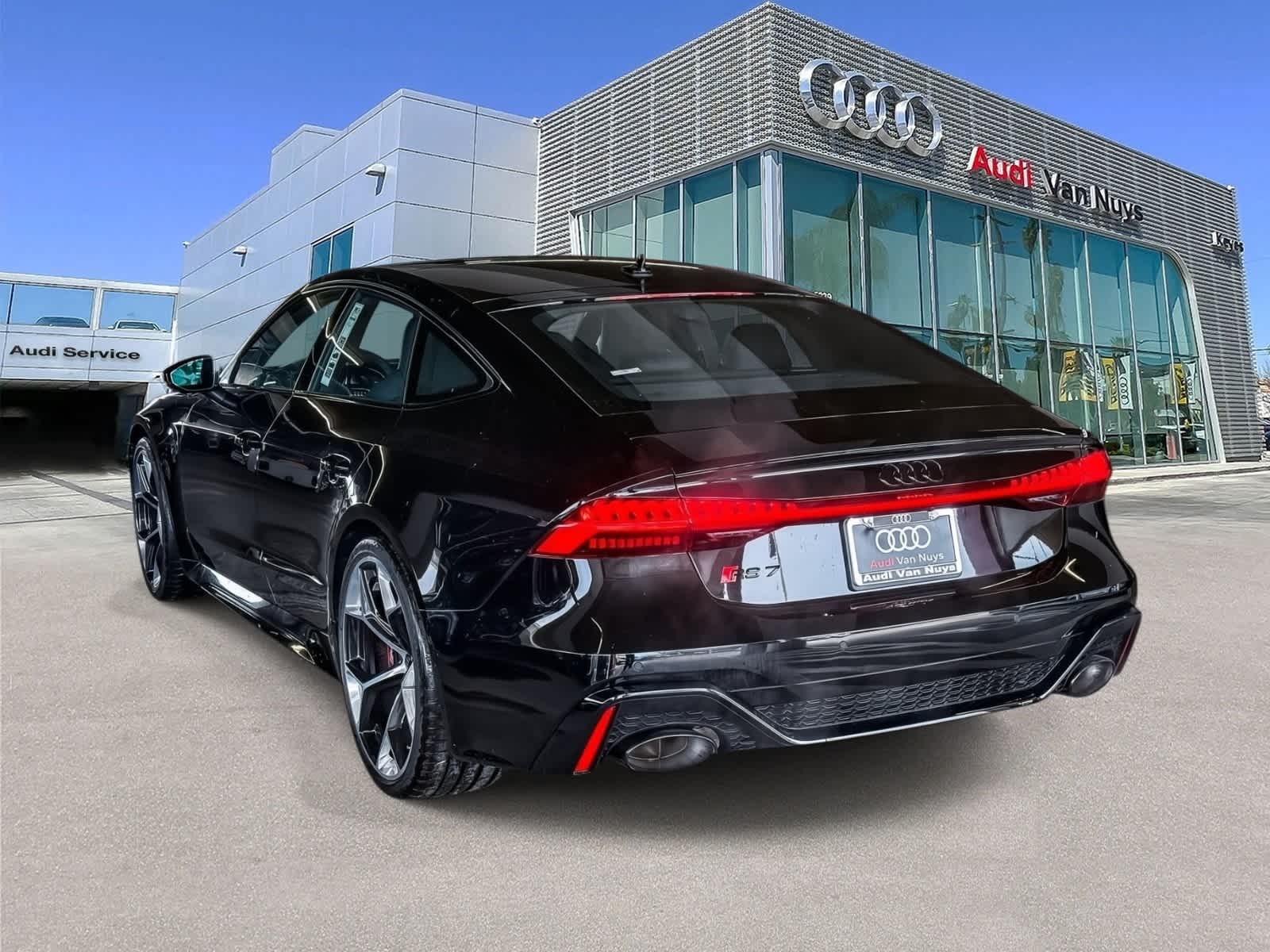 Thumbnail: 2025 Audi RS 7 - 6