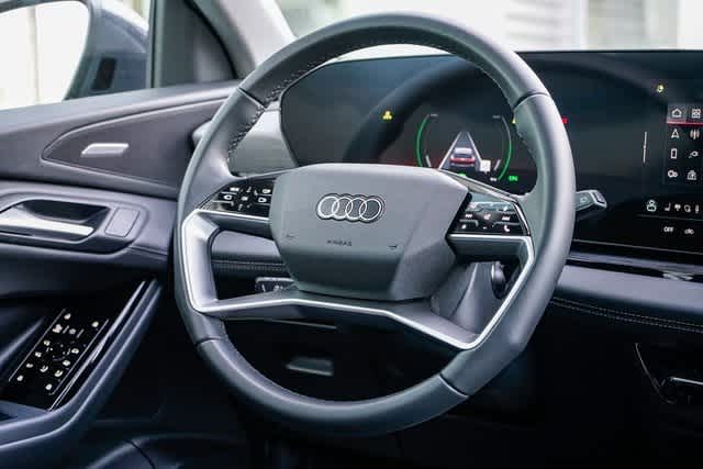 Thumbnail: 2025 Audi Q6 e-tron - 15