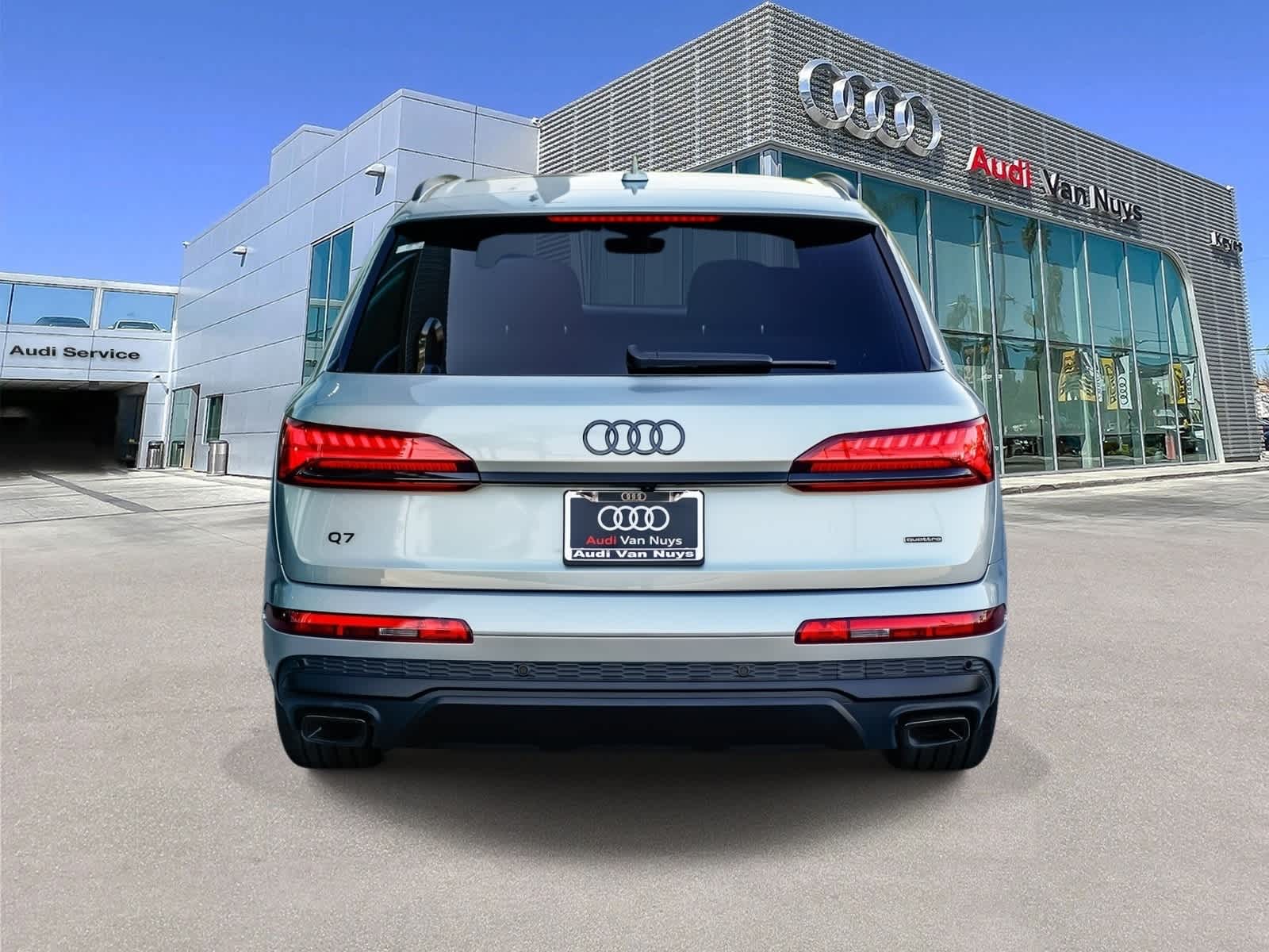 Thumbnail: 2026 Audi Q7 - 5