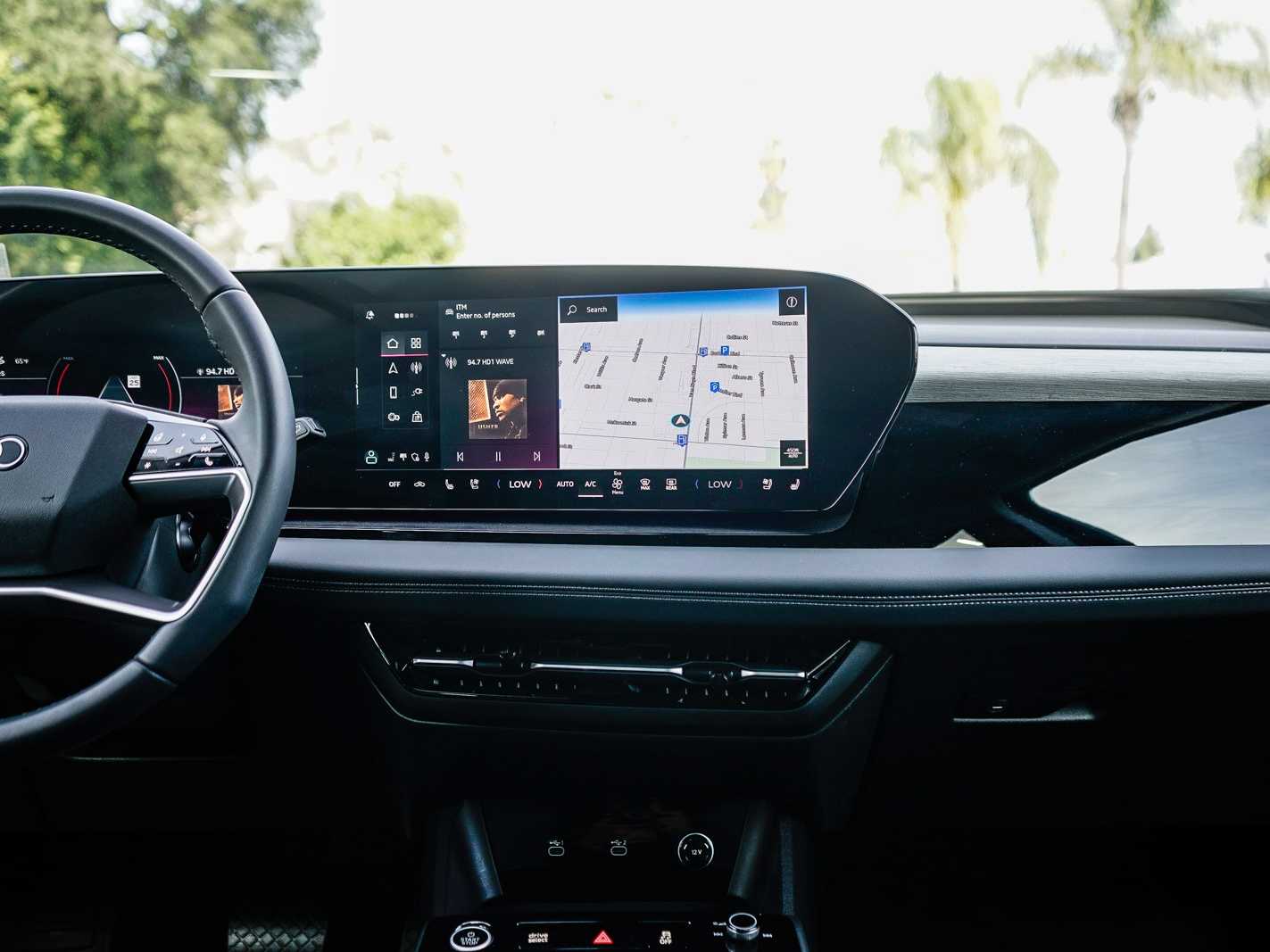 Thumbnail: 2025 Audi Q6 e-tron - 13