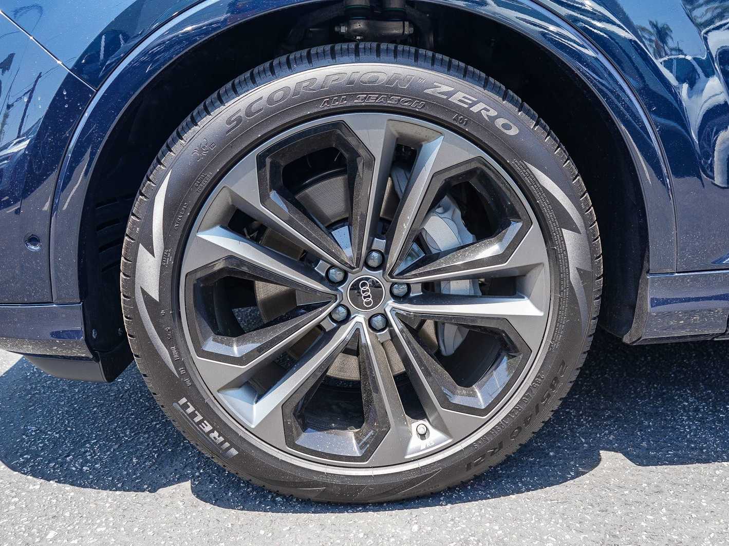 Thumbnail: 2026 Audi Q7 - 9