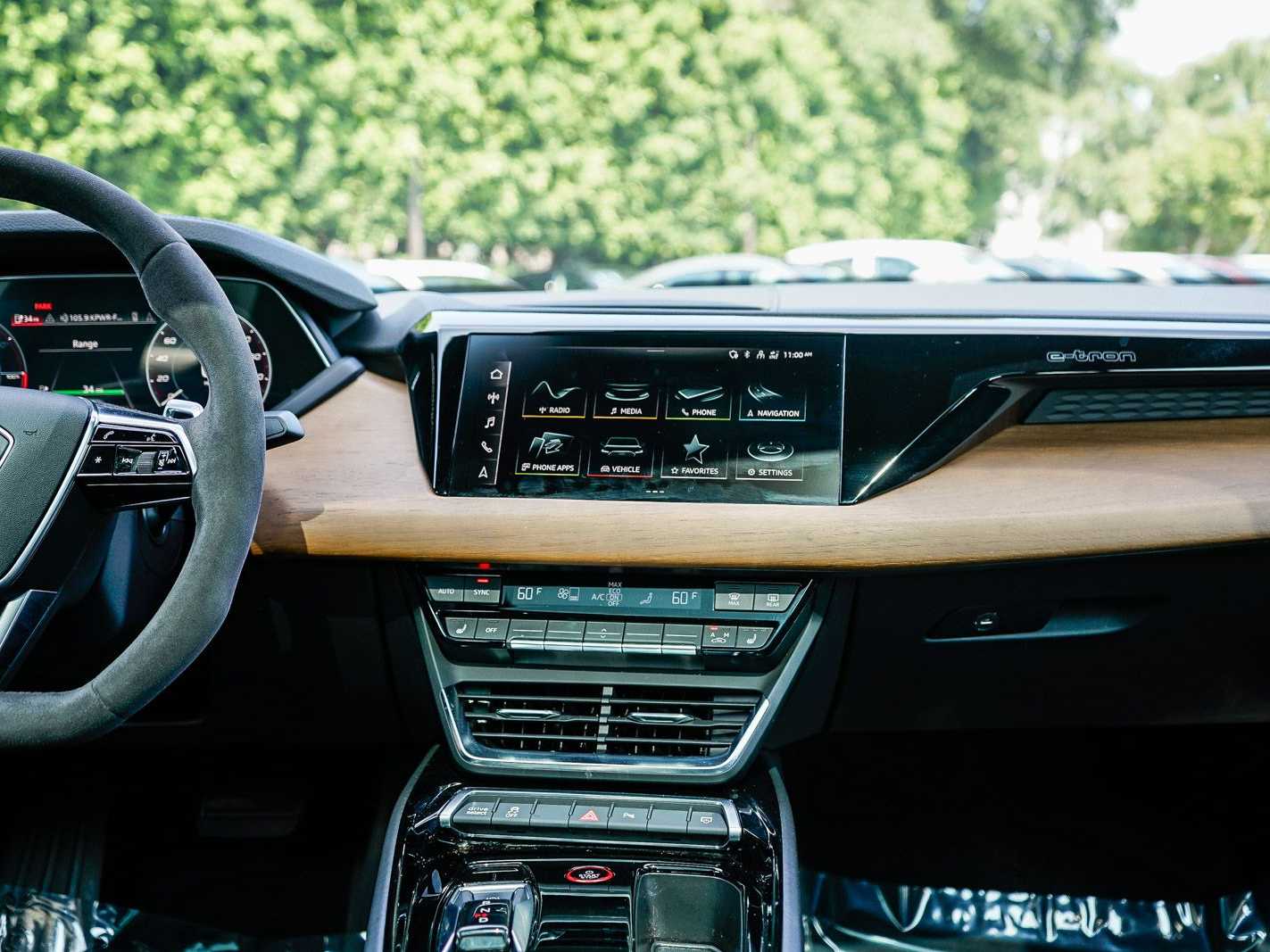 Thumbnail: 2022 Audi e-tron GT - 13