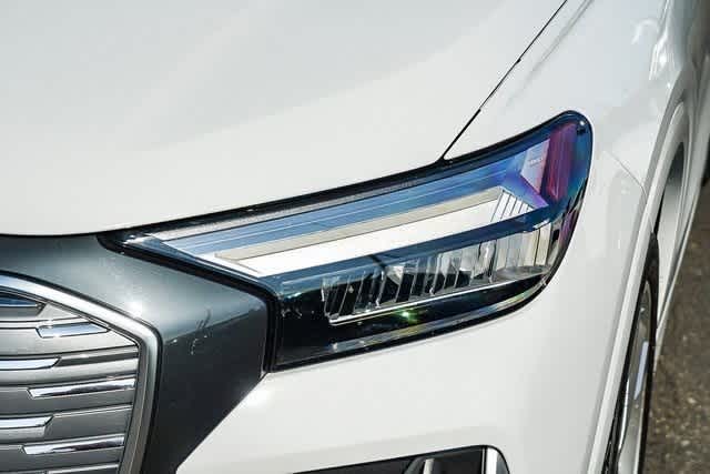 Thumbnail: 2023 Audi Q4 e-tron - 8