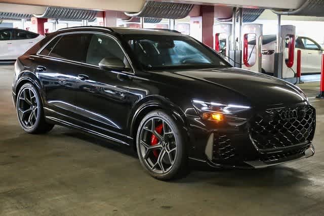 Thumbnail: 2025 Audi RS Q8 - 3