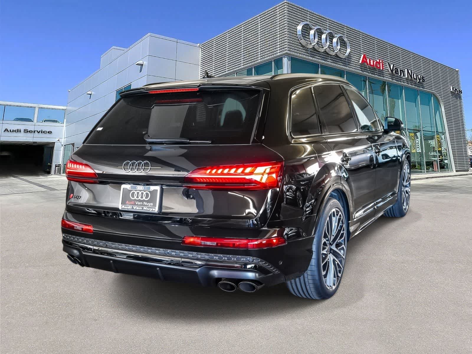 Thumbnail: 2026 Audi SQ7 - 4