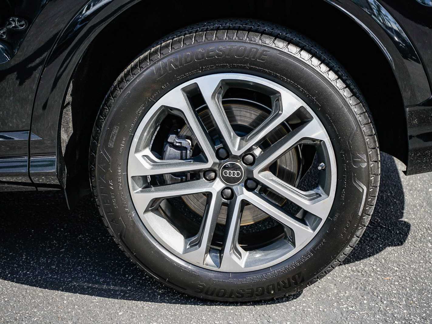 Thumbnail: 2025 Audi Q5 - 10