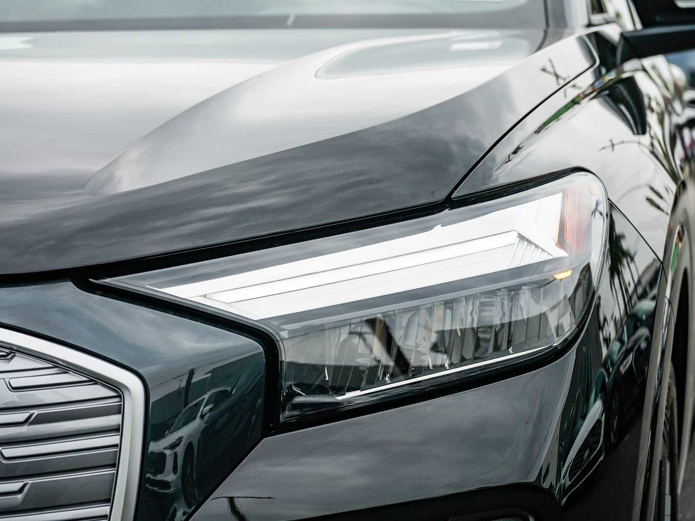 Thumbnail: 2023 Audi Q4 e-tron - 7