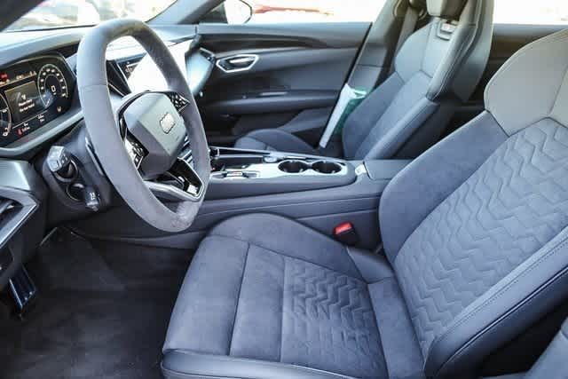 Thumbnail: 2026 Audi e-tron GT - 17