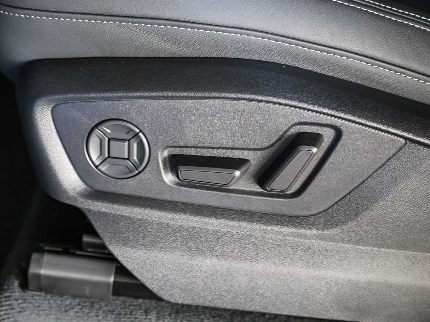 Thumbnail: 2026 Audi Q7 - 21