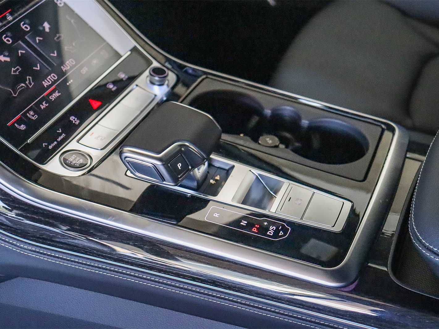 Thumbnail: 2026 Audi Q7 - 20