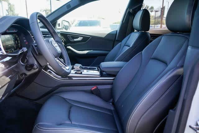 Thumbnail: 2025 Audi Q8 - 17