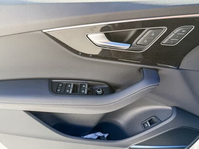 Thumbnail: 2025 Audi Q7 - 22