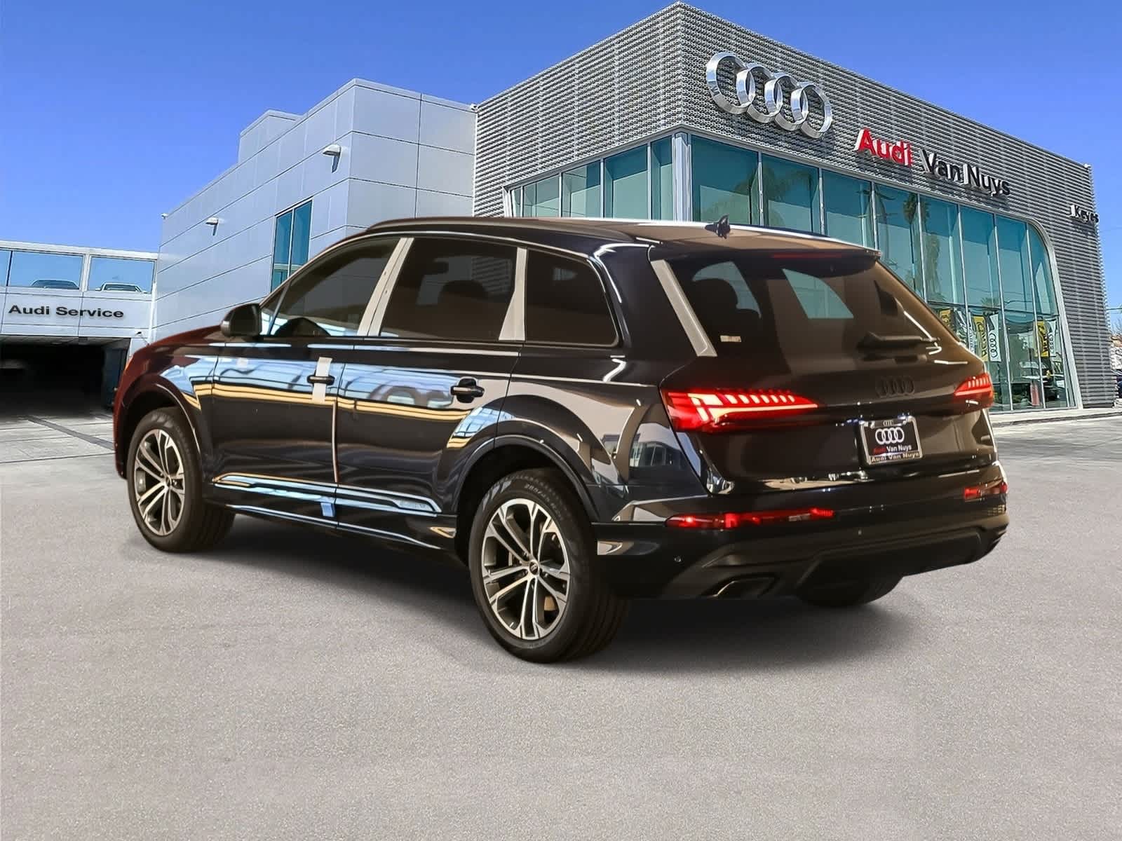 Thumbnail: 2026 Audi Q7 - 6