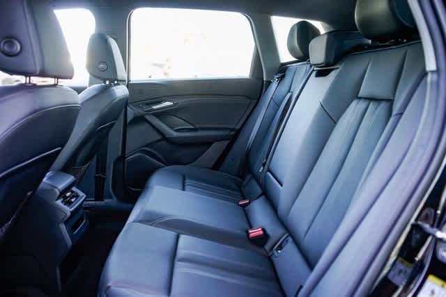 Thumbnail: 2025 Audi Q6 e-tron - 18