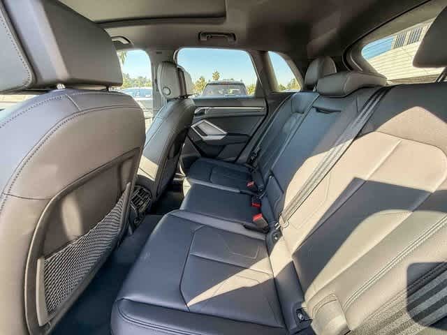 Thumbnail: 2025 Audi Q3 - 18