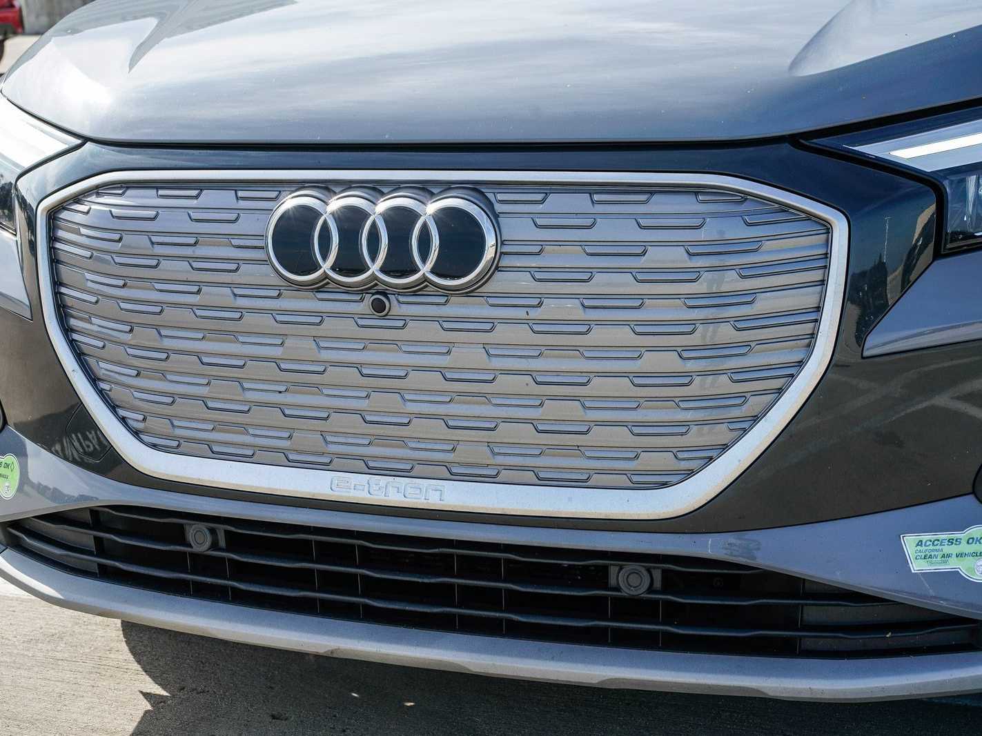 Thumbnail: 2023 Audi Q4 e-tron - 8