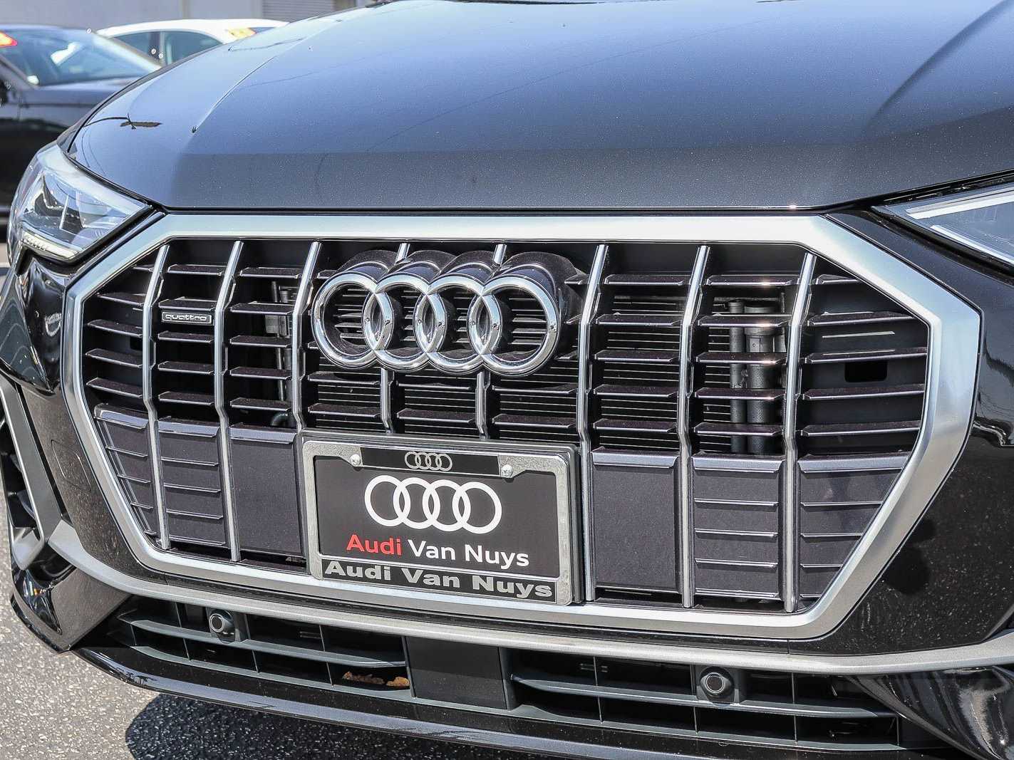 Thumbnail: 2023 Audi Q3 - 7