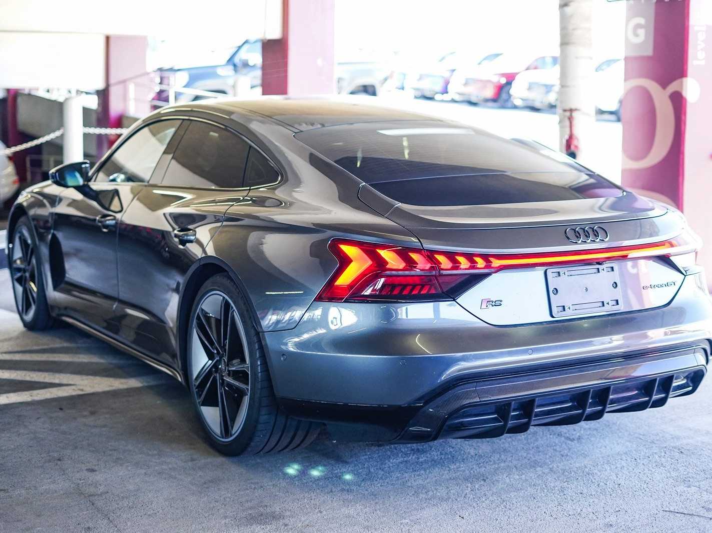 Thumbnail: 2023 Audi RS e-tron GT - 2