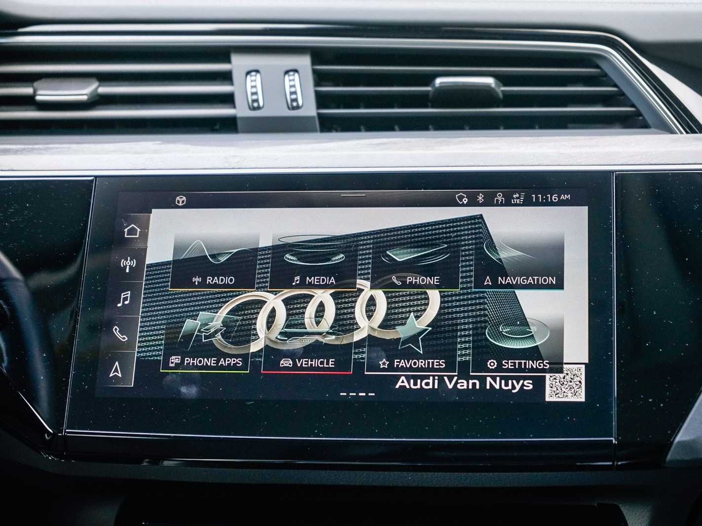 Thumbnail: 2024 Audi Q8 e-tron - 14