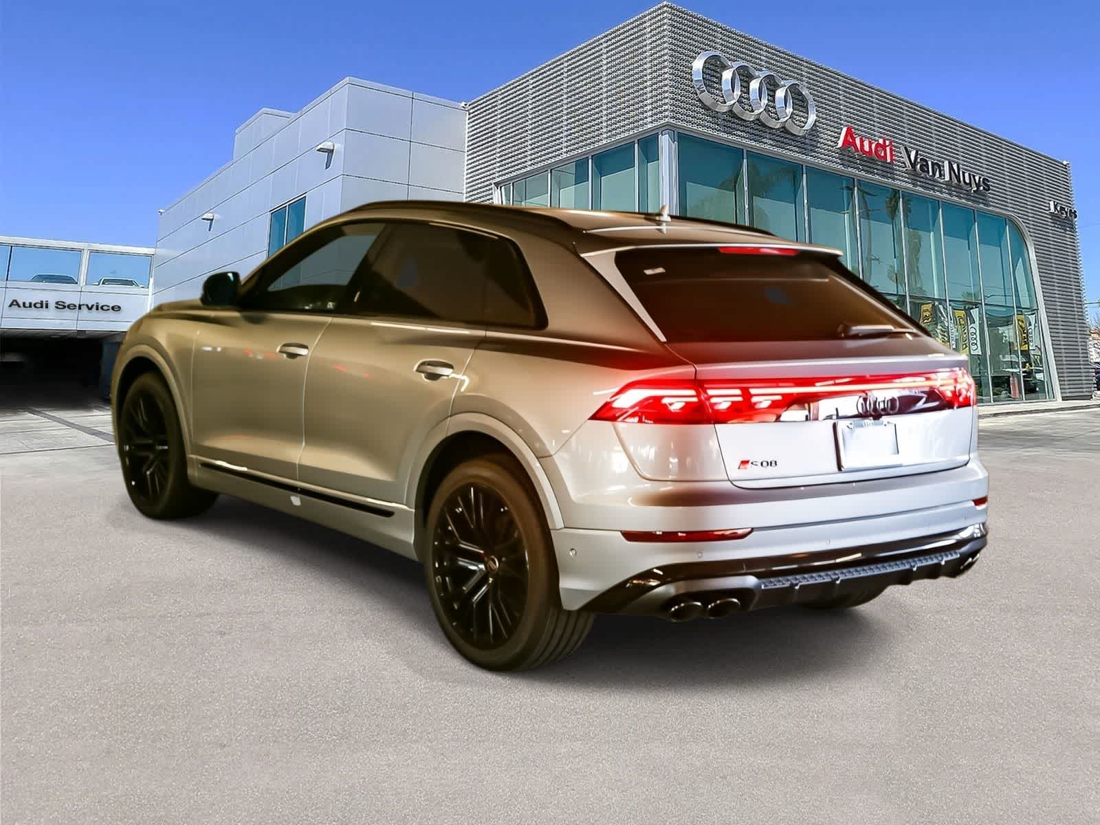 Thumbnail: 2026 Audi SQ8 - 7