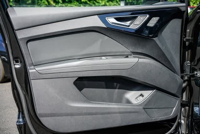 Thumbnail: 2023 Audi Q4 e-tron - 19