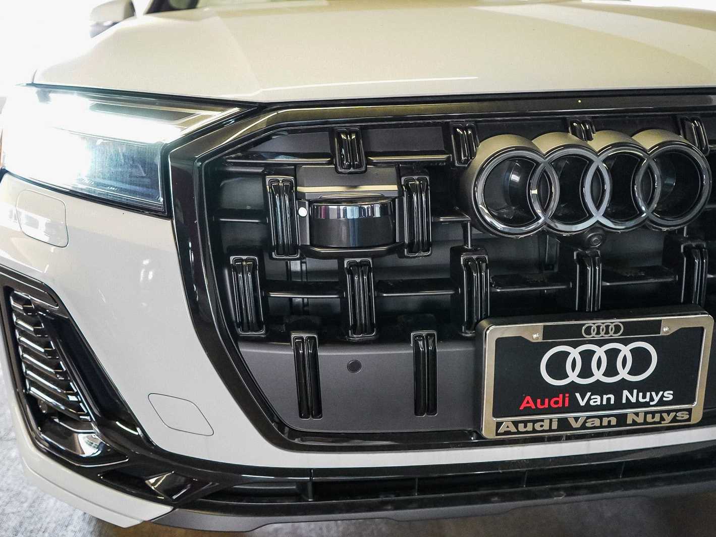 Thumbnail: 2026 Audi Q7 - 11