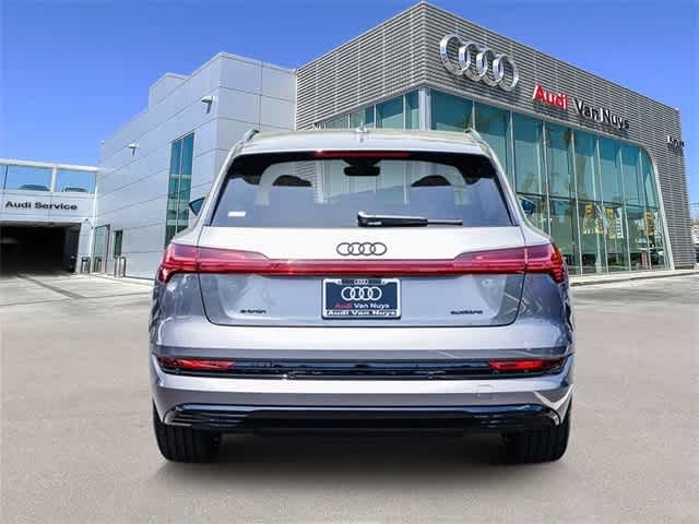 Thumbnail: 2022 Audi e-tron - 3