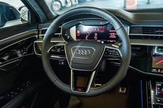 Thumbnail: 2025 Audi S8 - 15