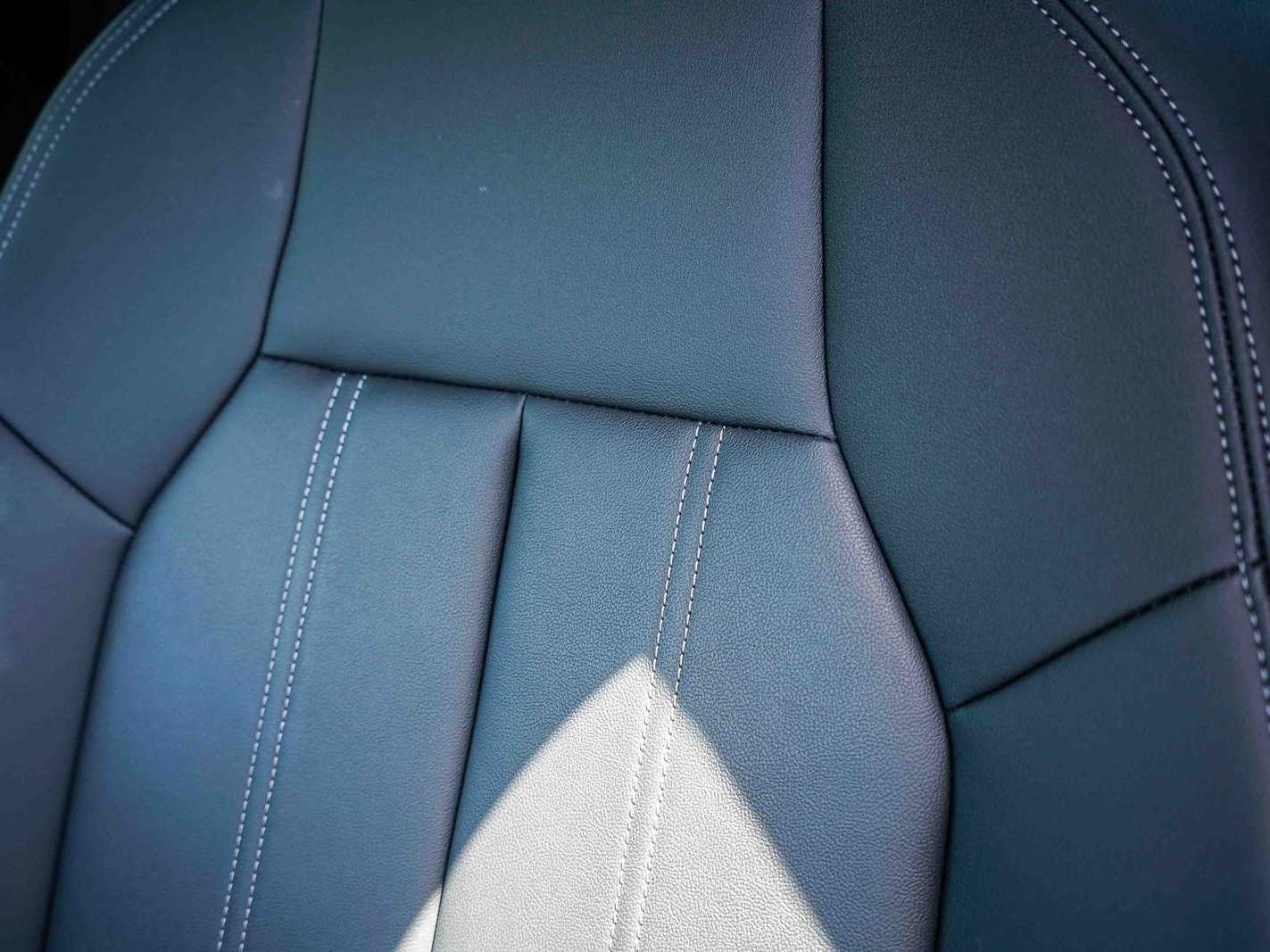 Thumbnail: 2025 Audi Q6 e-tron - 11