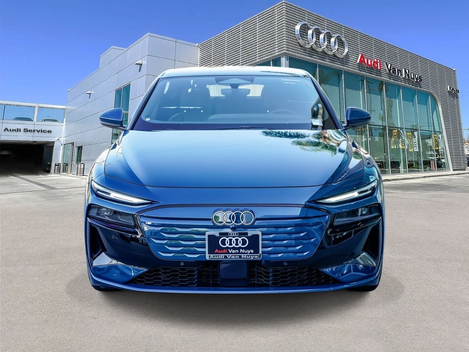 Thumbnail: 2025 Audi e-tron S - 6